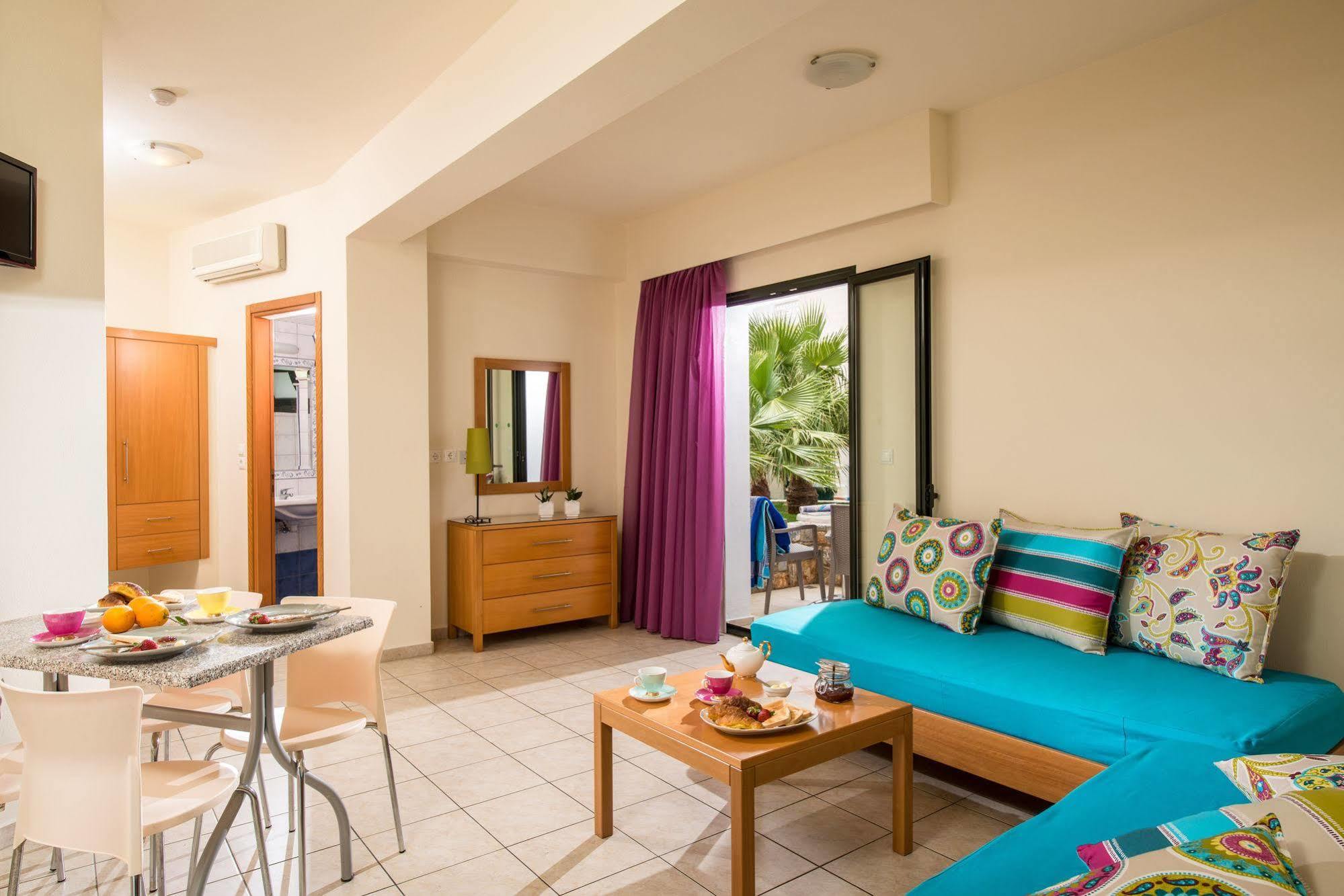 Kristalli Hotel Apartments 玛利亚 外观 照片